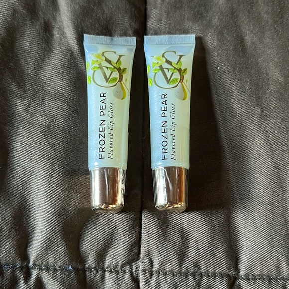 Victoria’s Secret Frozen Pear Lip Gloss - Picture 6 of 8